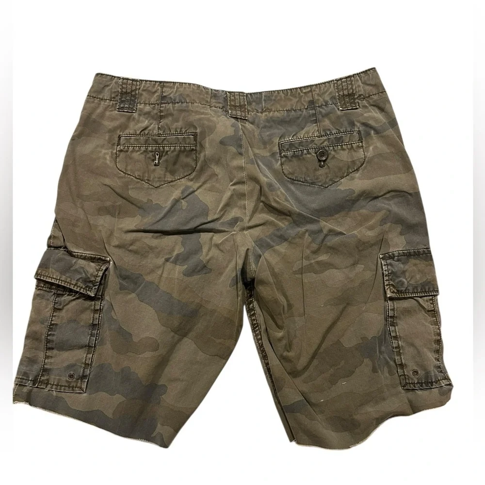 J. Crew Camo Camouflage Print Cargo Shorts Men’s Women's Size 4 inseam 10”